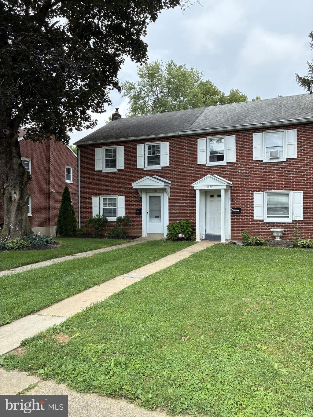 Photo of 1025 Edgemoor Court, LANCASTER, PA 17601 (MLS # PALA2073050)