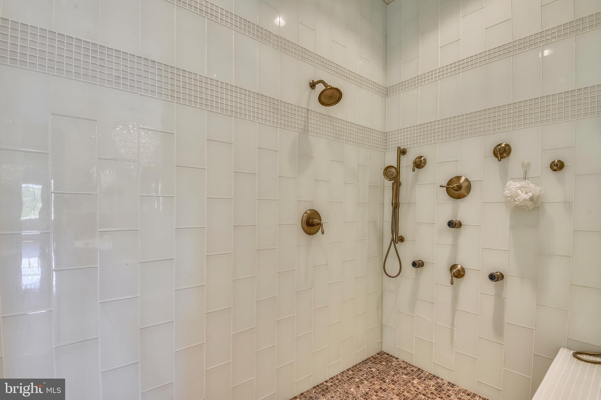 MELROSE FARM - Residential