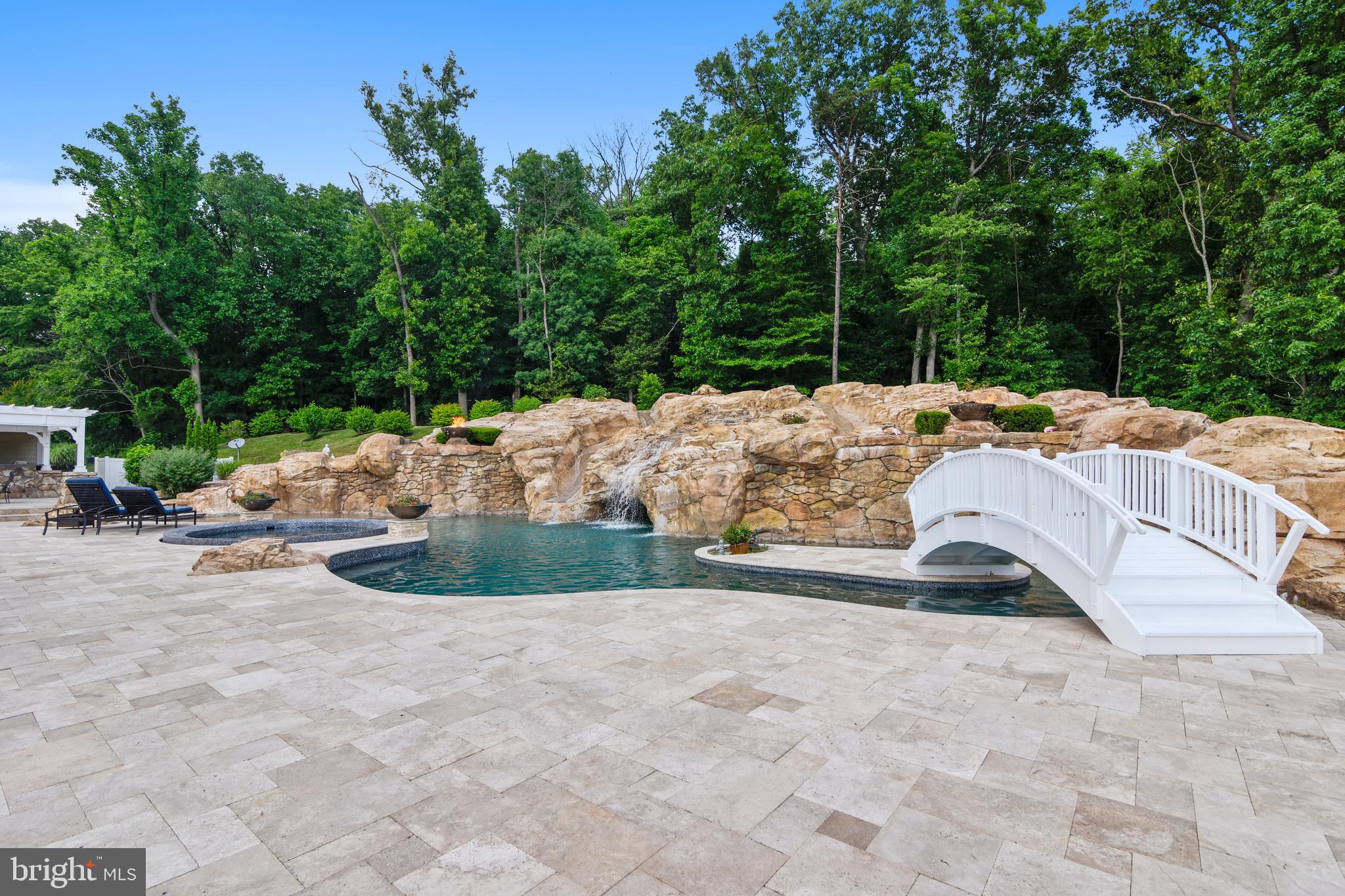 MELROSE FARM - Residential