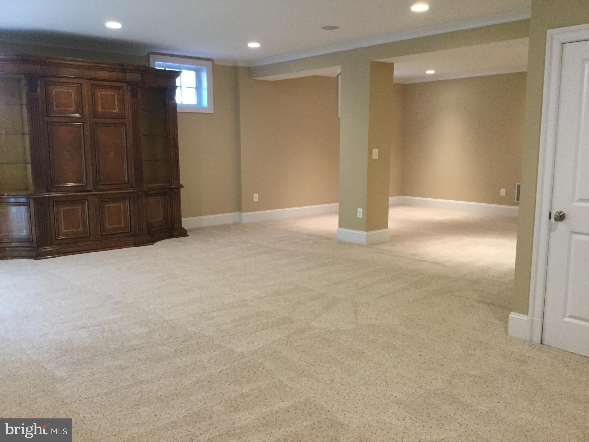 STOCKWELL MANOR - Residential Lease