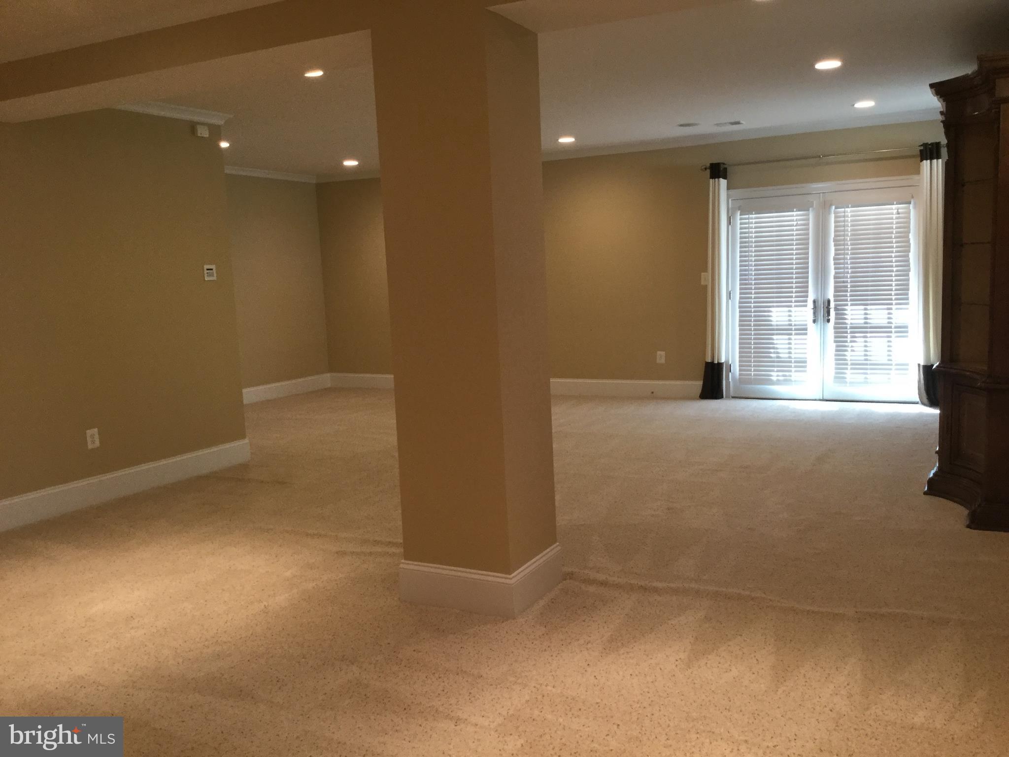 STOCKWELL MANOR - Residential Lease