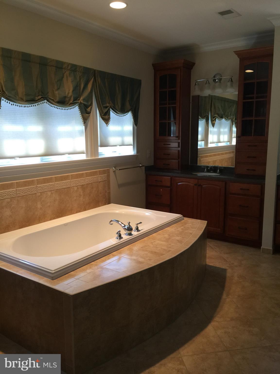 STOCKWELL MANOR - Residential Lease