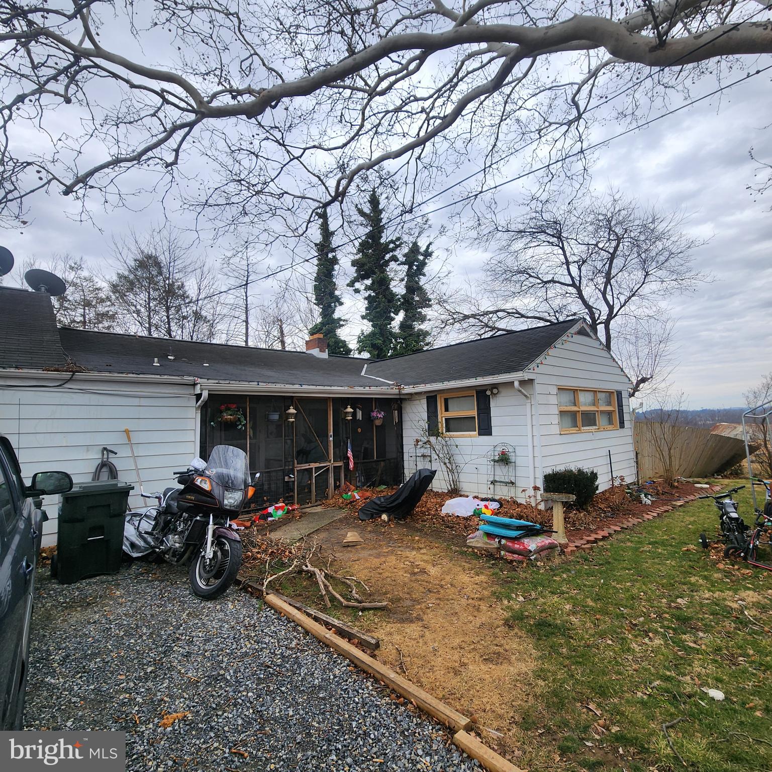 740 N HAWTHORNE STREET