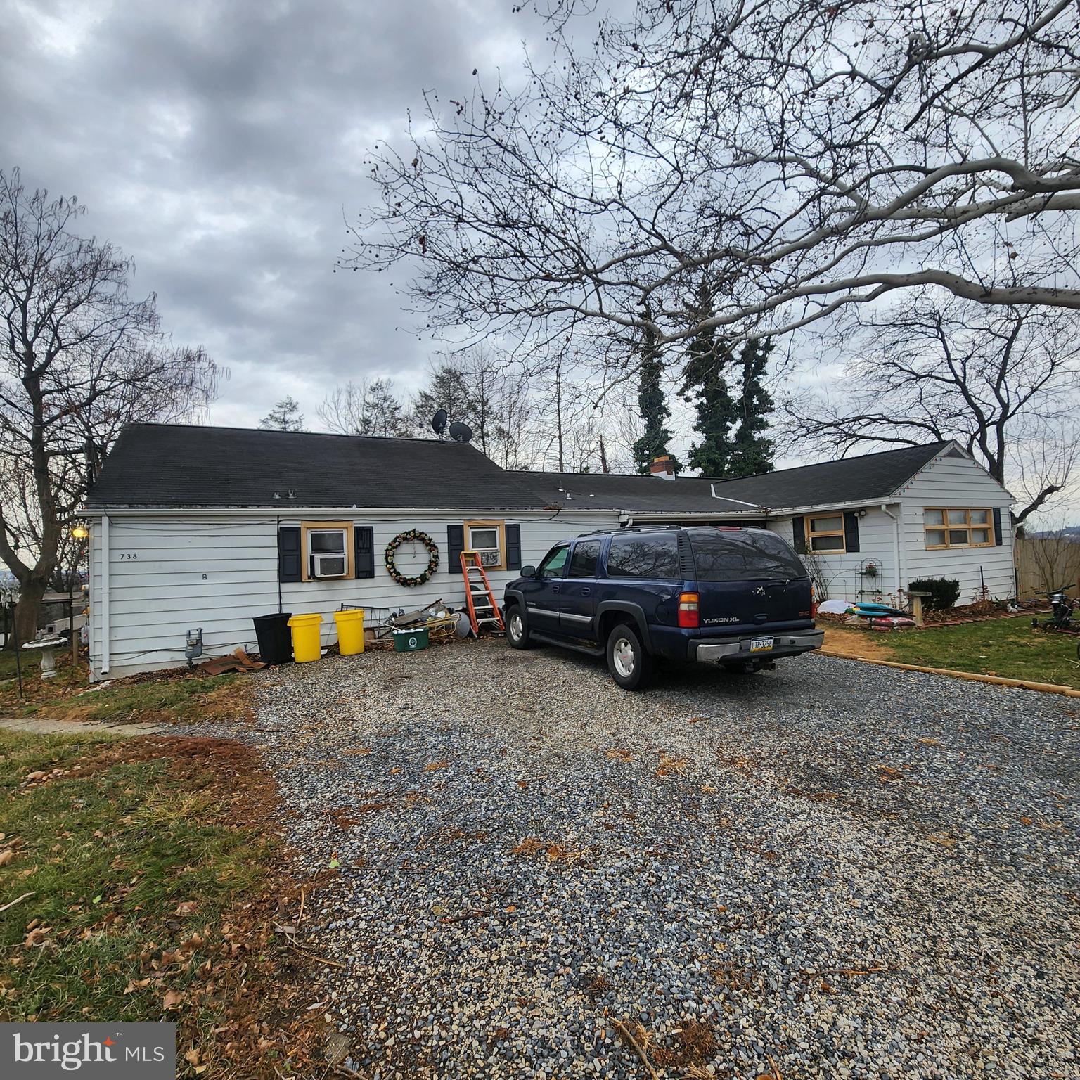 740 N HAWTHORNE STREET