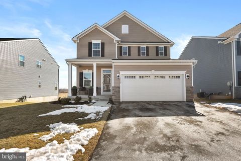 Homes For Sale - 1174 Woodmont Lane<br/> CATASAUQUA, PA 18032