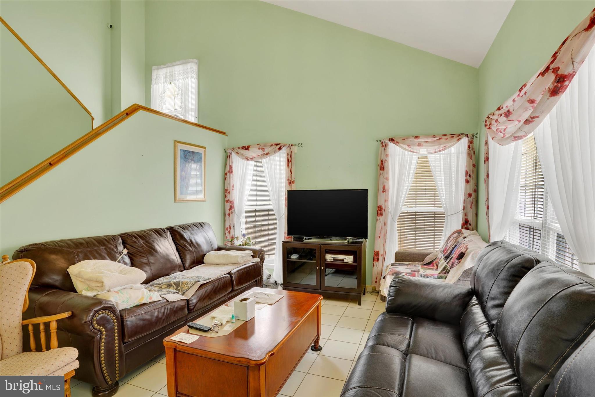 COUNTRY LANE - Residential