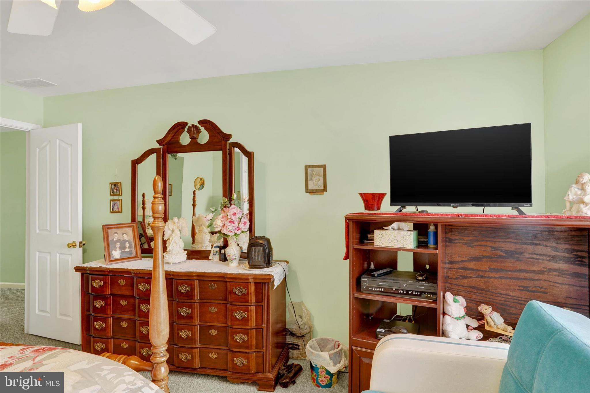 COUNTRY LANE - Residential