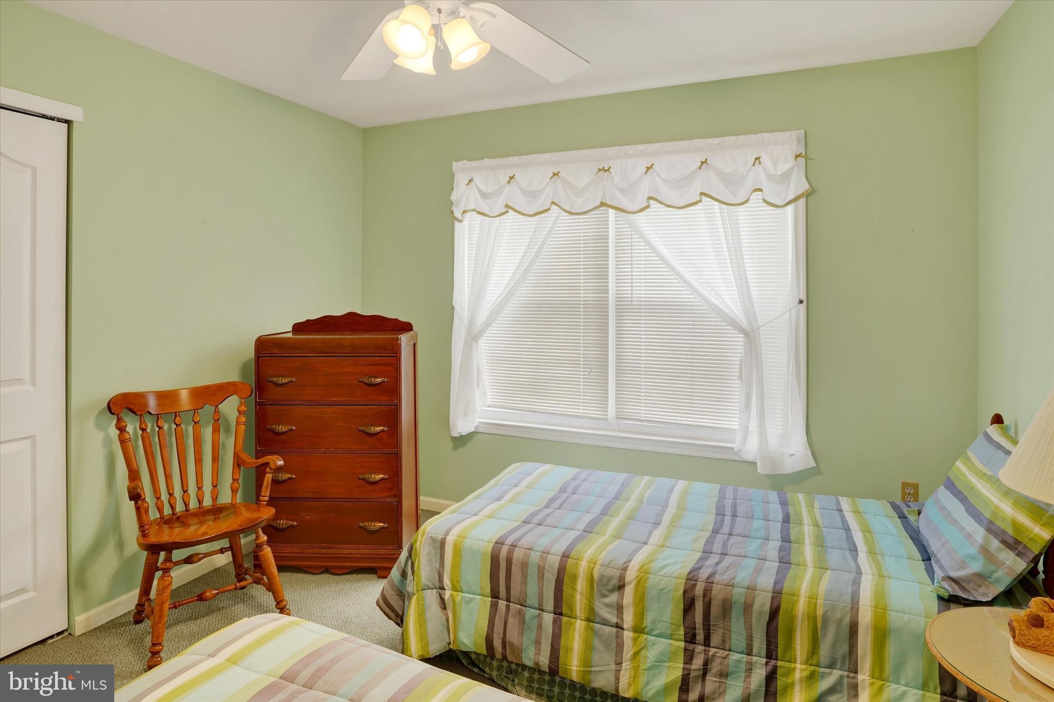 COUNTRY LANE - Residential