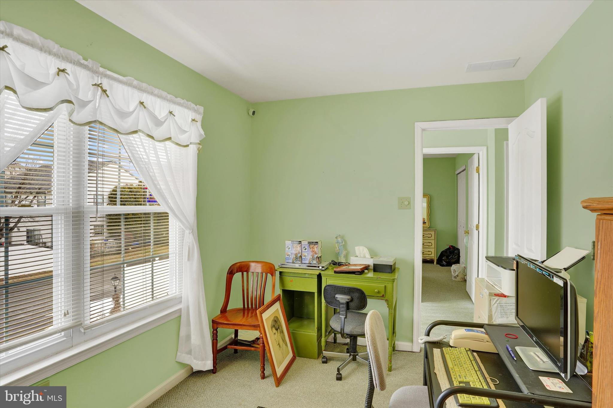 COUNTRY LANE - Residential