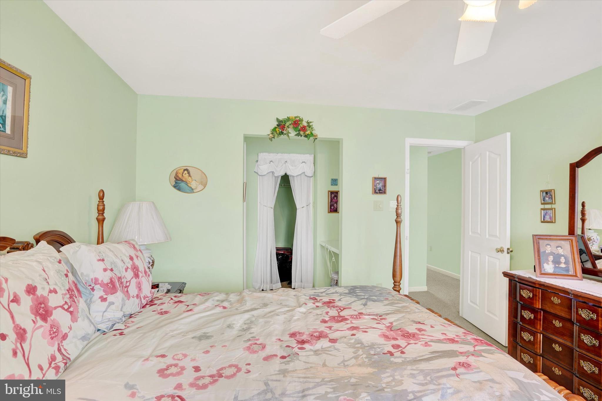 COUNTRY LANE - Residential