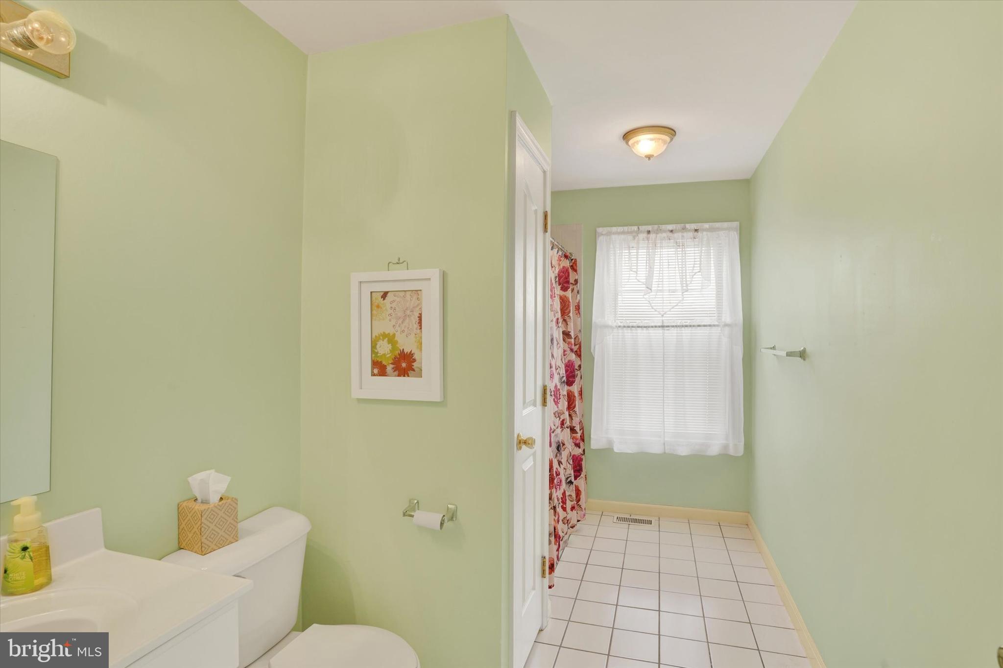 COUNTRY LANE - Residential