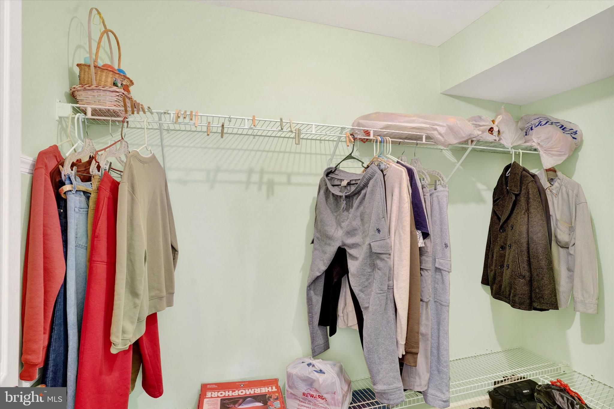 COUNTRY LANE - Residential