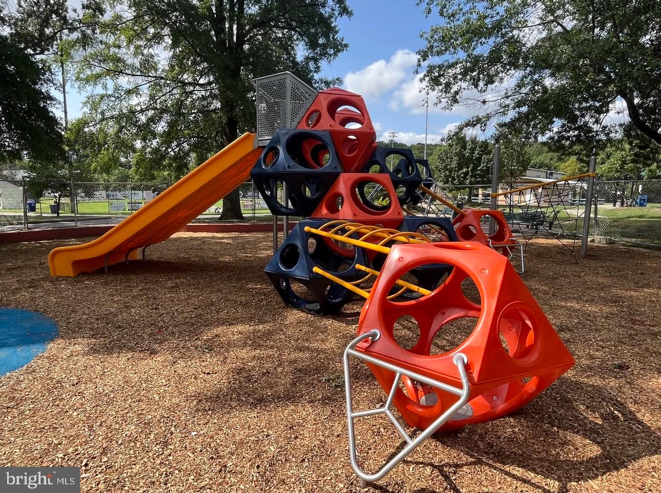 DOUGLAS PARK - Residential