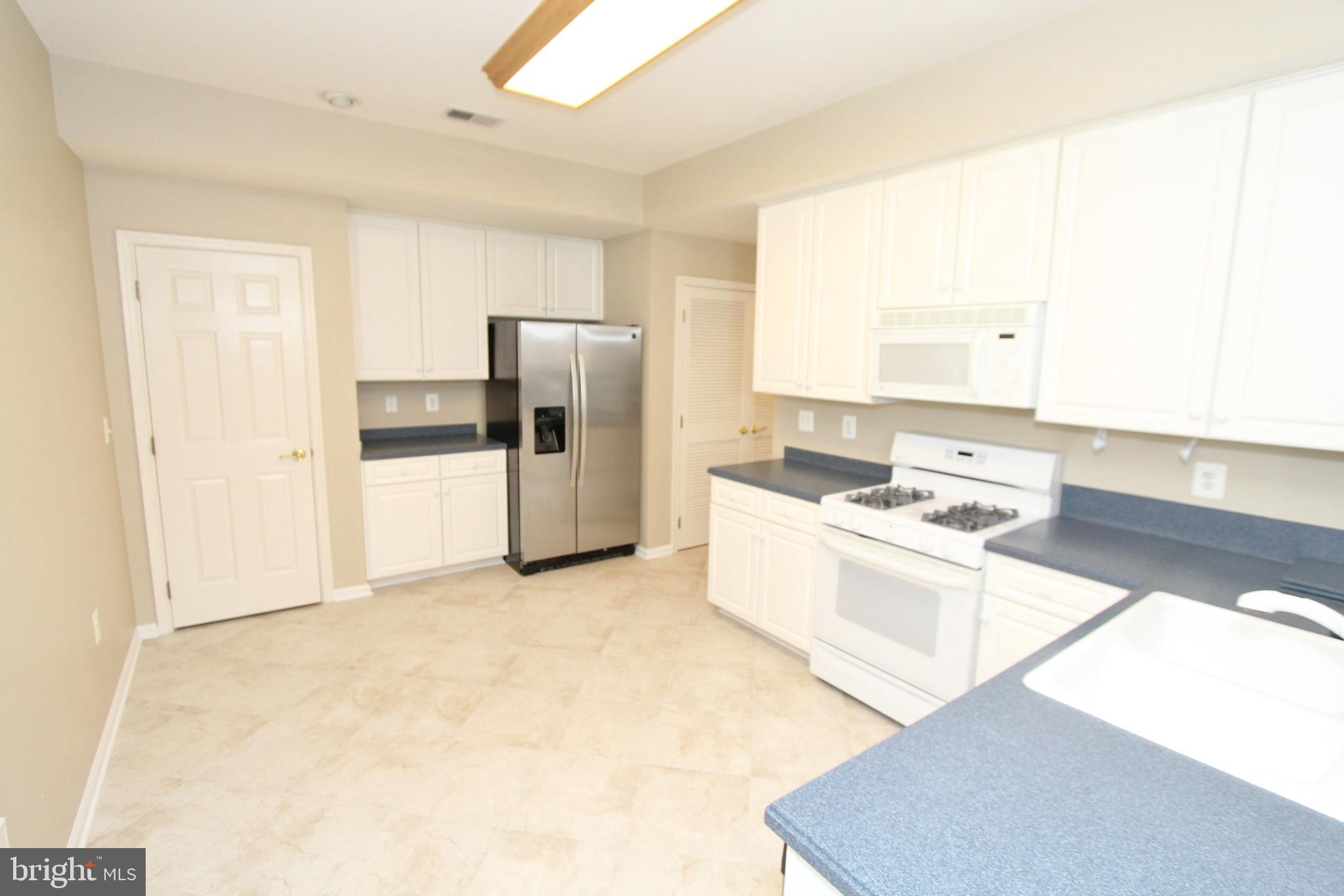 BELMONT BAY - Residential Lease