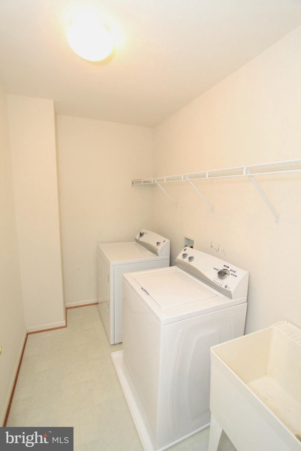 BELMONT BAY - Residential Lease