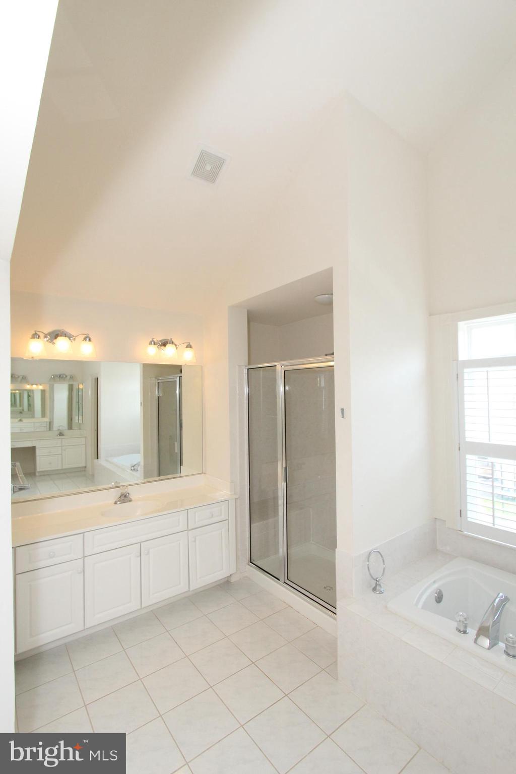 BELMONT BAY - Residential Lease