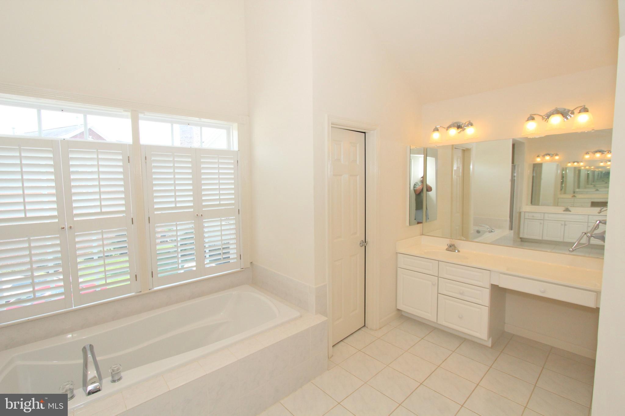 BELMONT BAY - Residential Lease