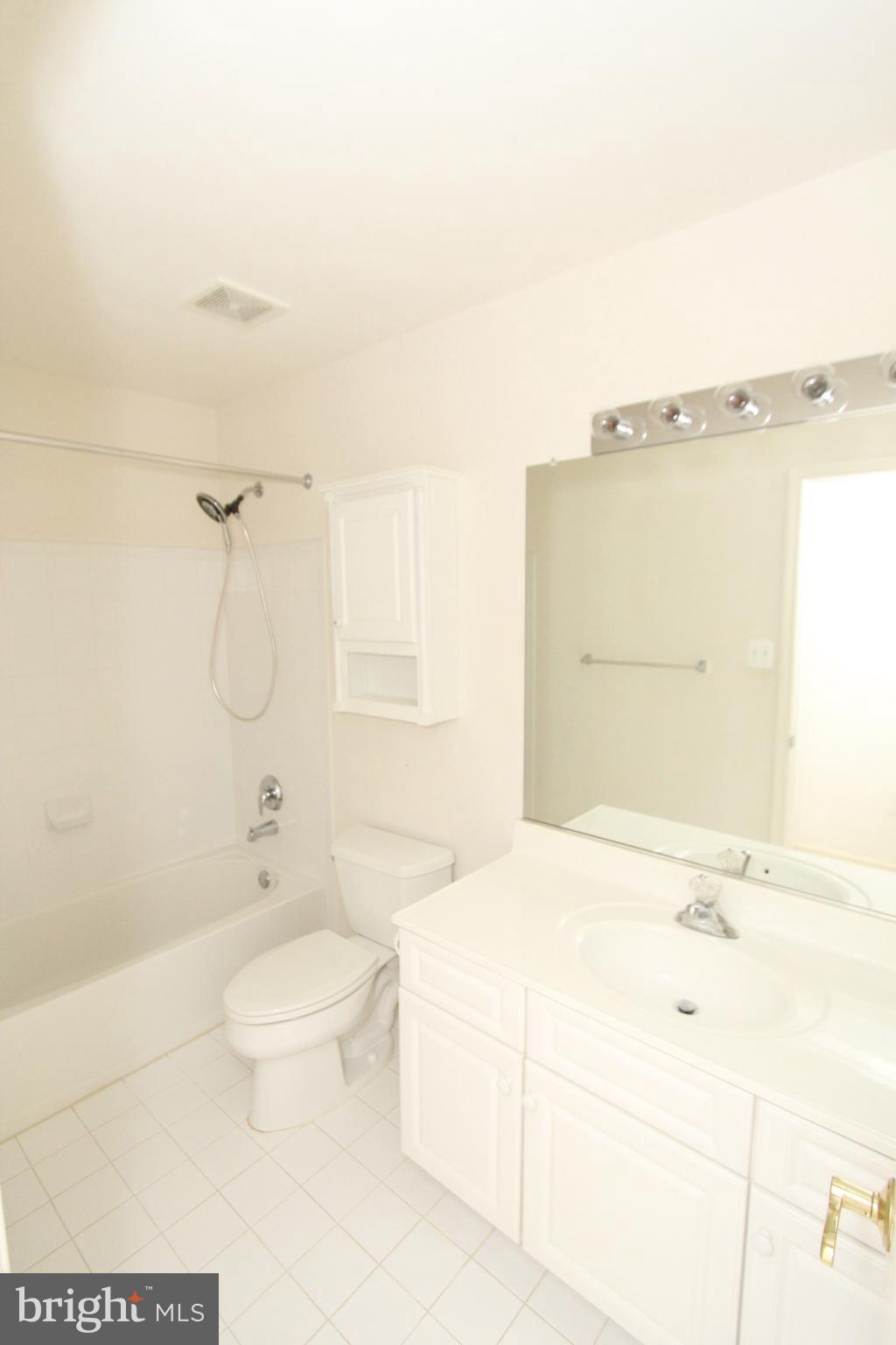 BELMONT BAY - Residential Lease