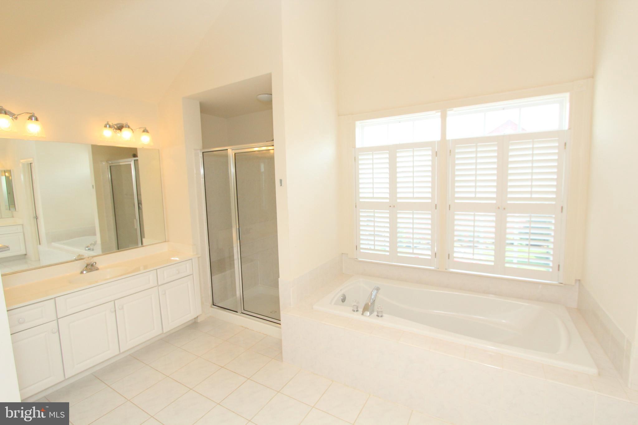 BELMONT BAY - Residential Lease