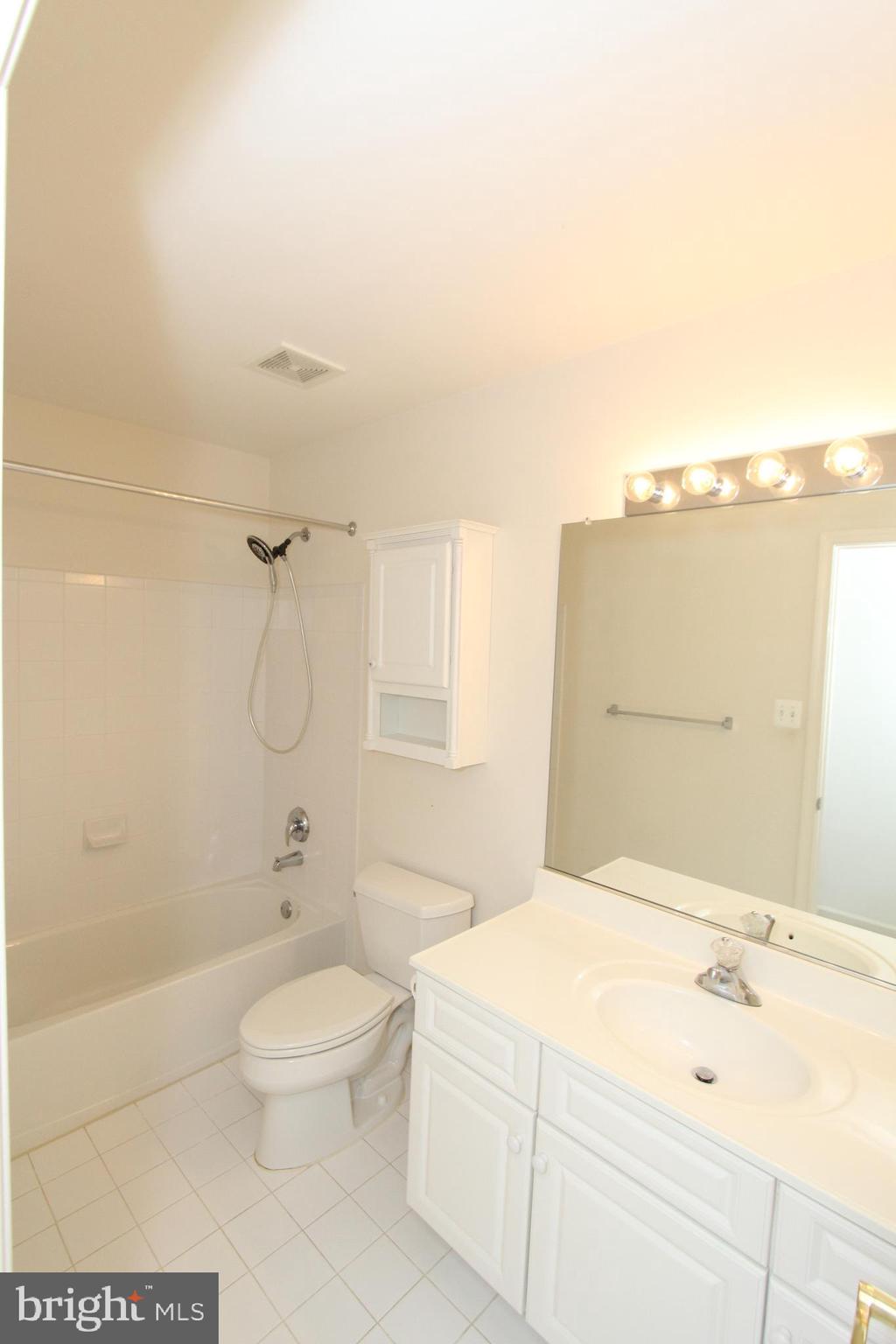 BELMONT BAY - Residential Lease