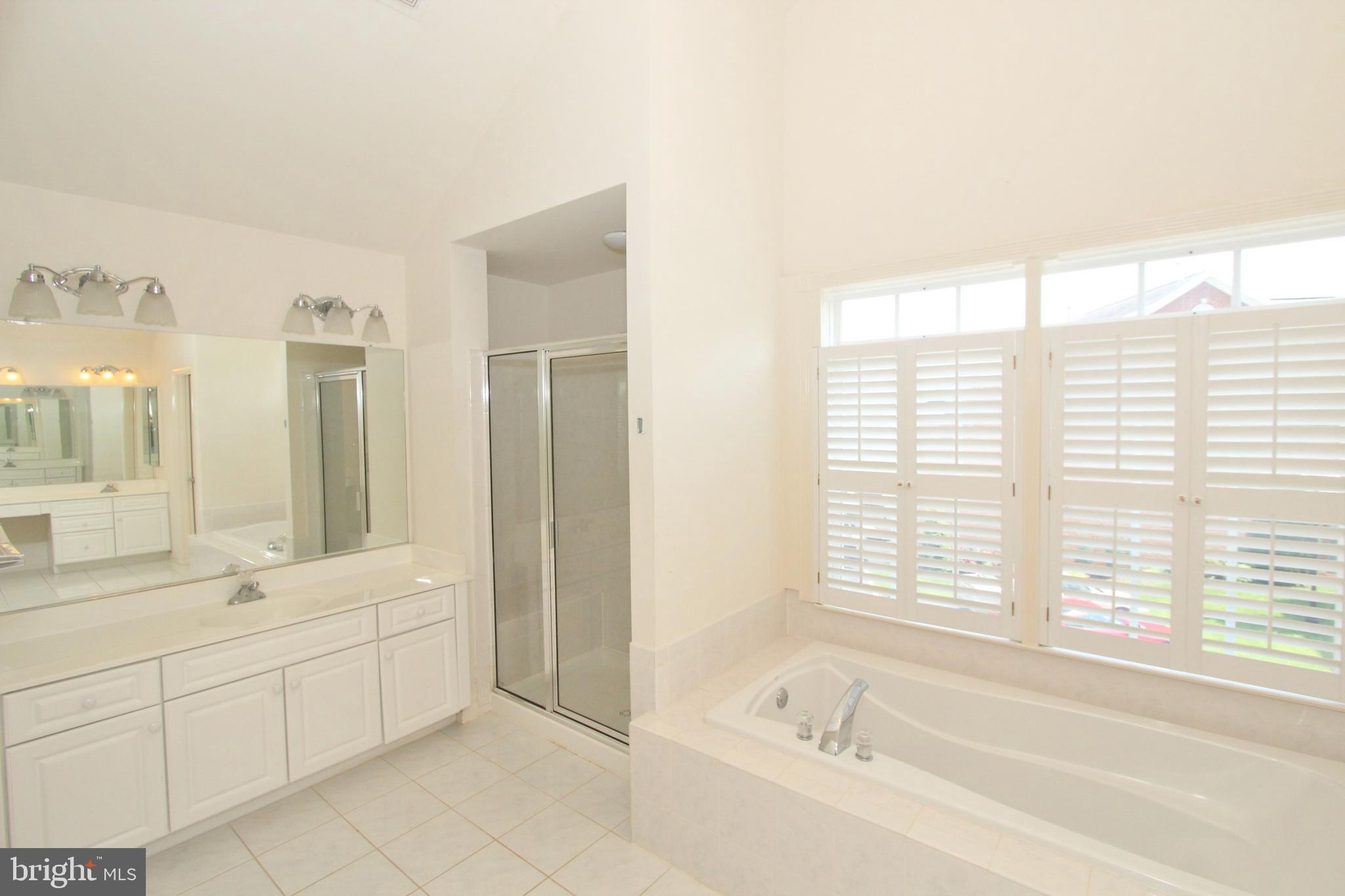 BELMONT BAY - Residential Lease