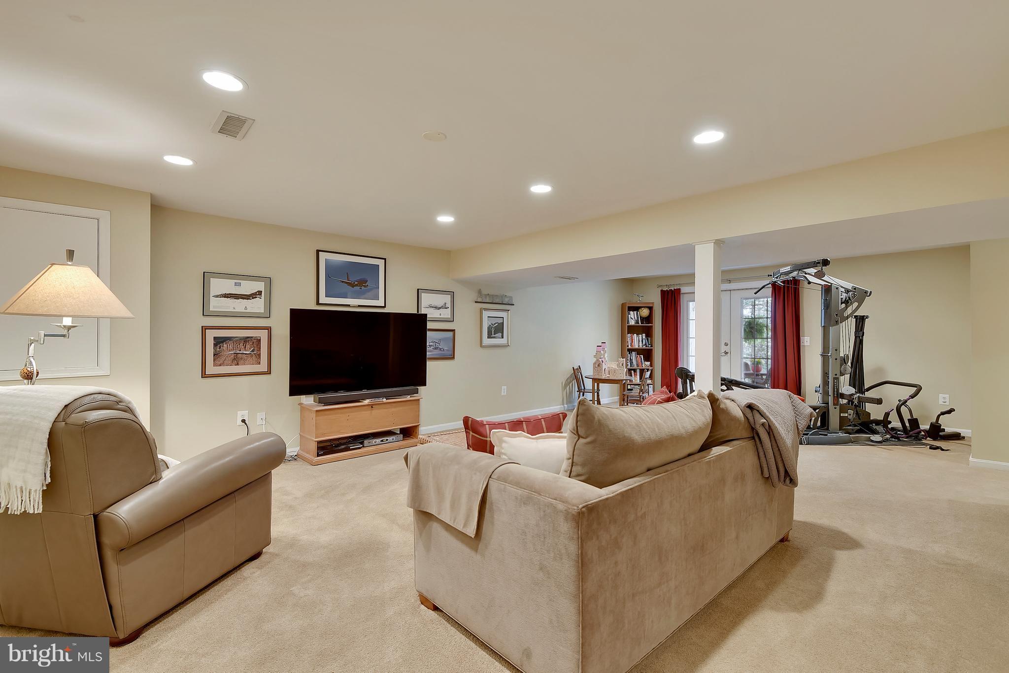 SOUTH RIVER MANOR - Residential