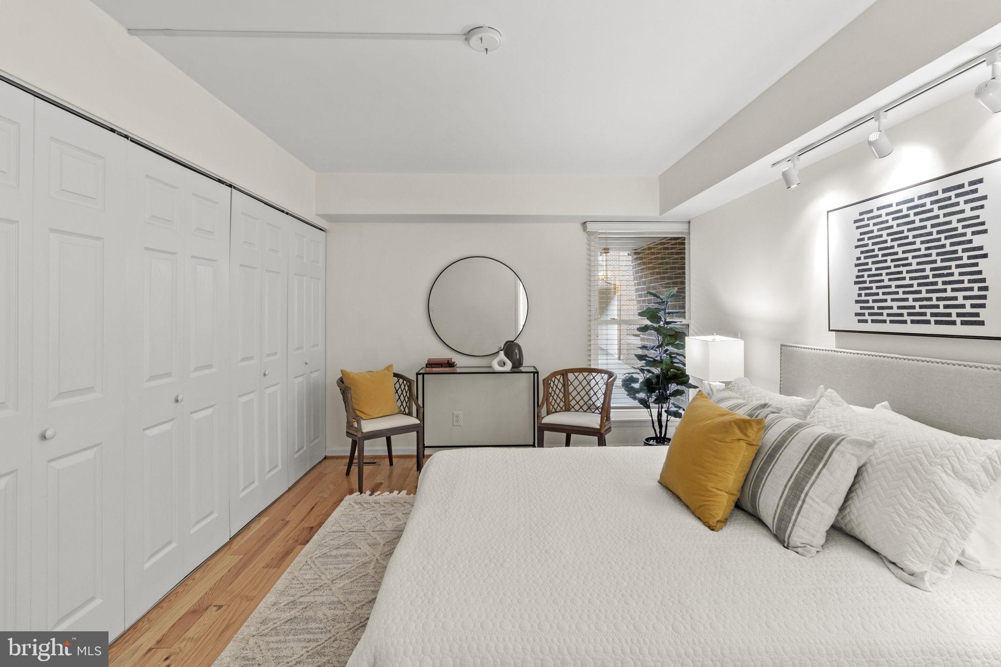 FAIRMOUNT - Residential