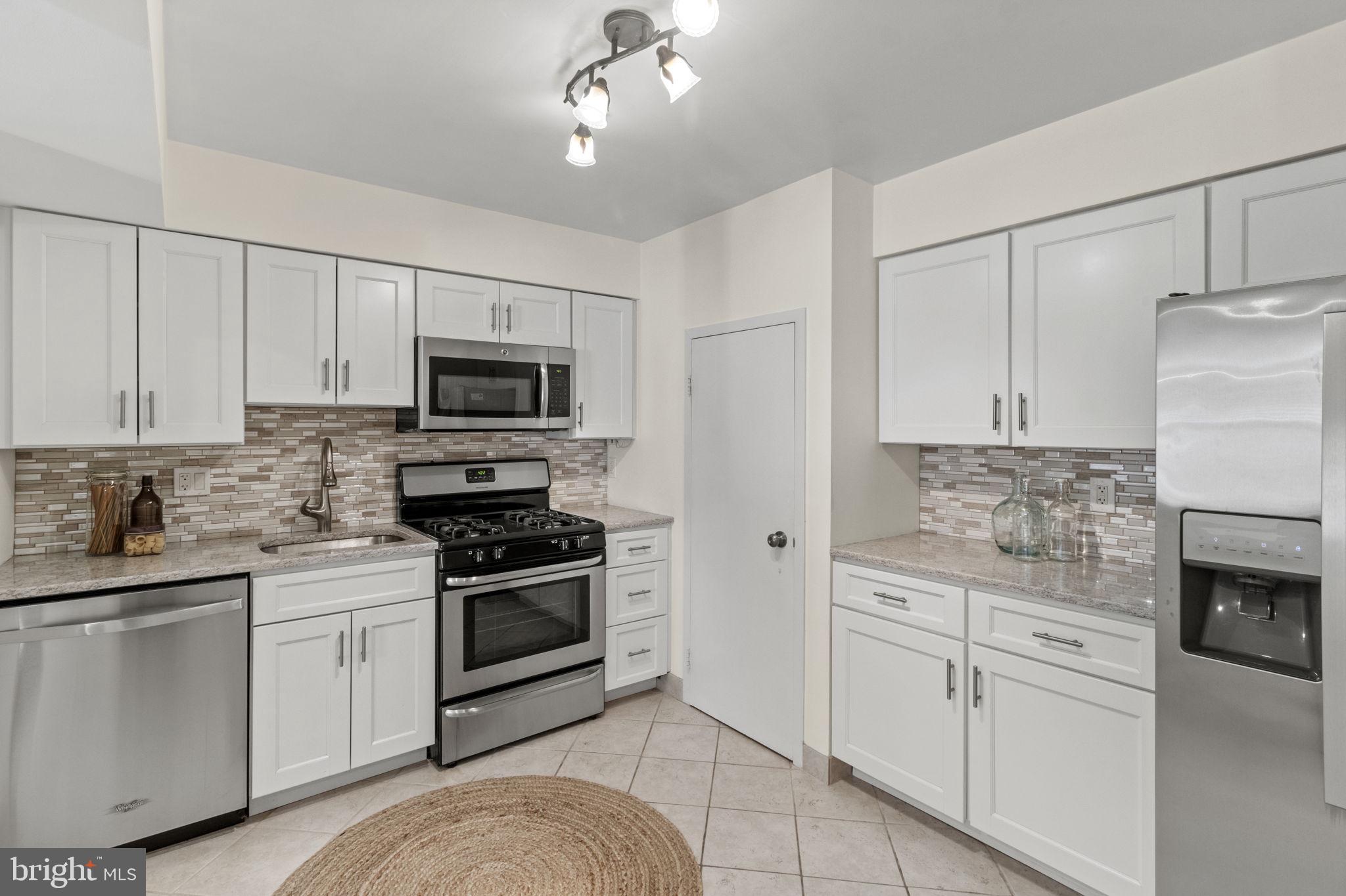 FAIRMOUNT - Residential