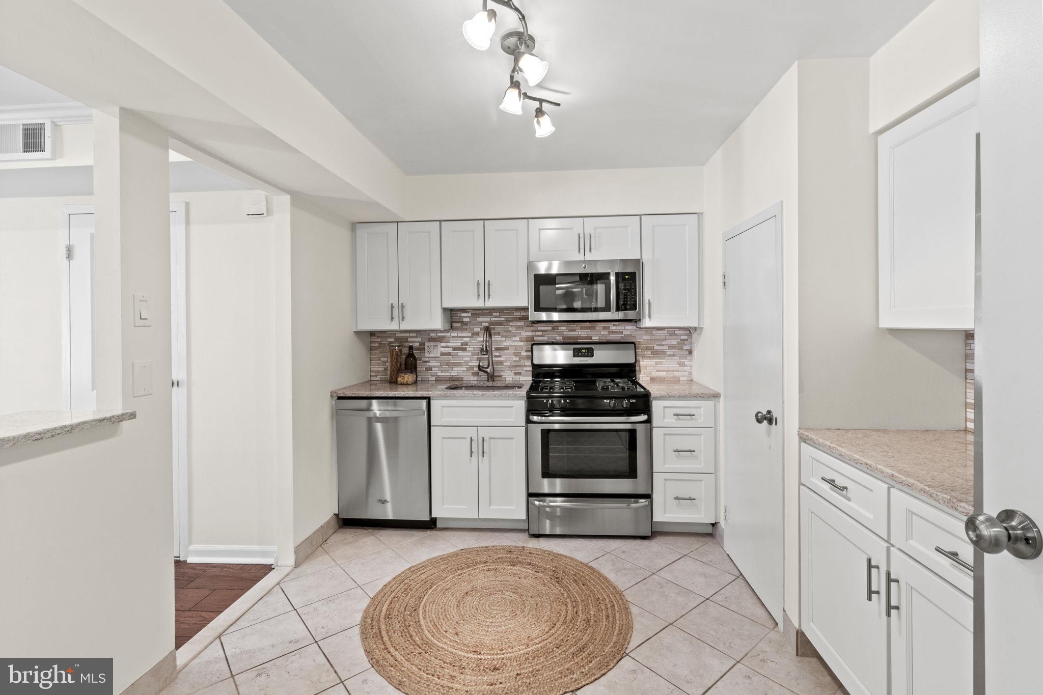 FAIRMOUNT - Residential