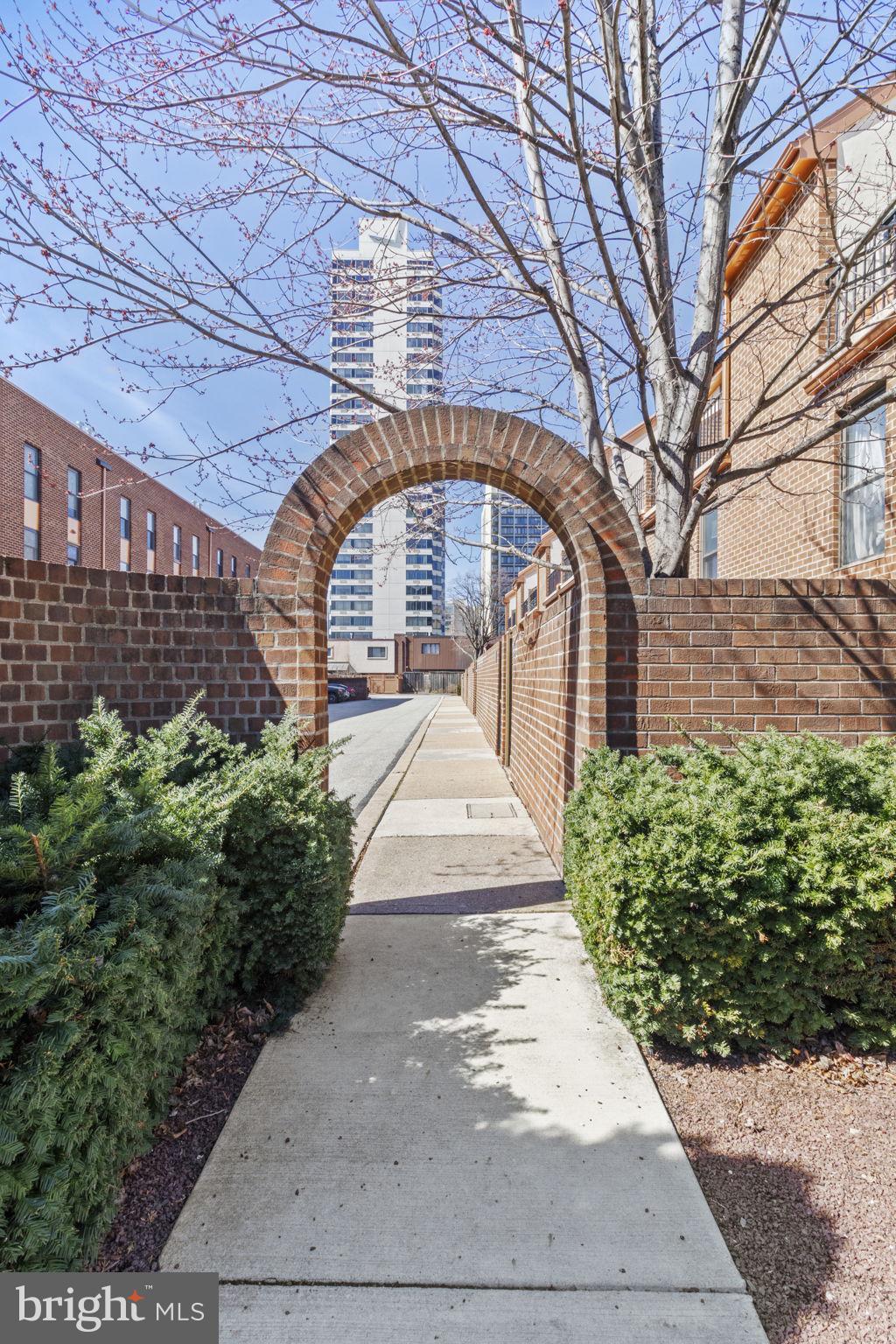 FAIRMOUNT - Residential