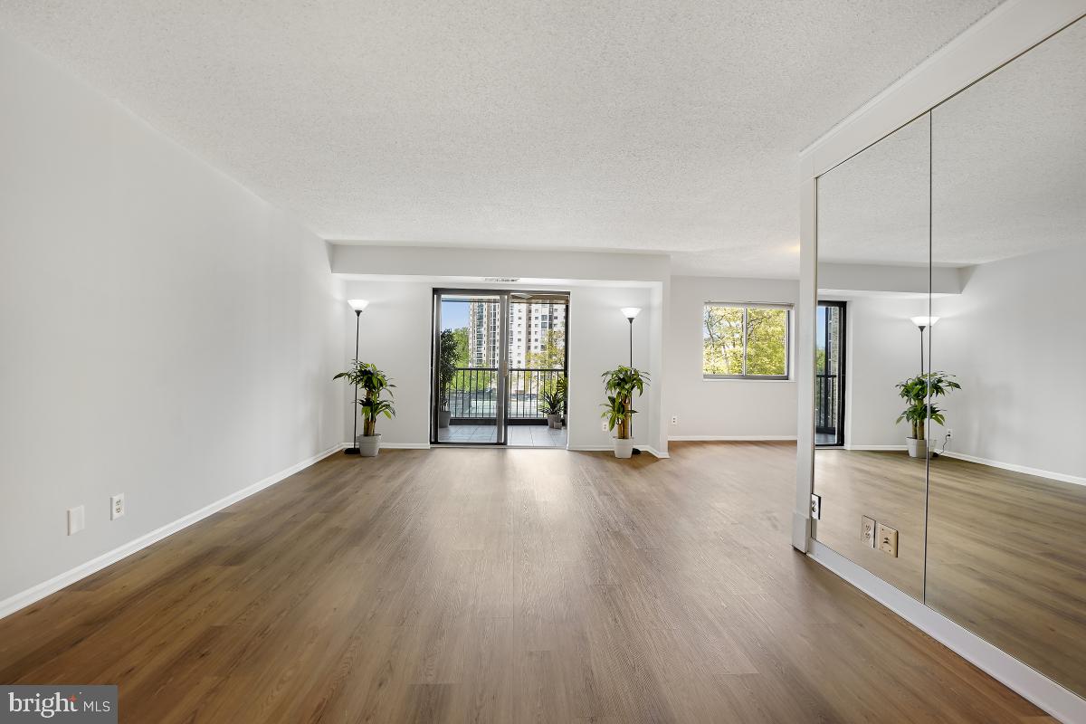 MONTEBELLO - Residential