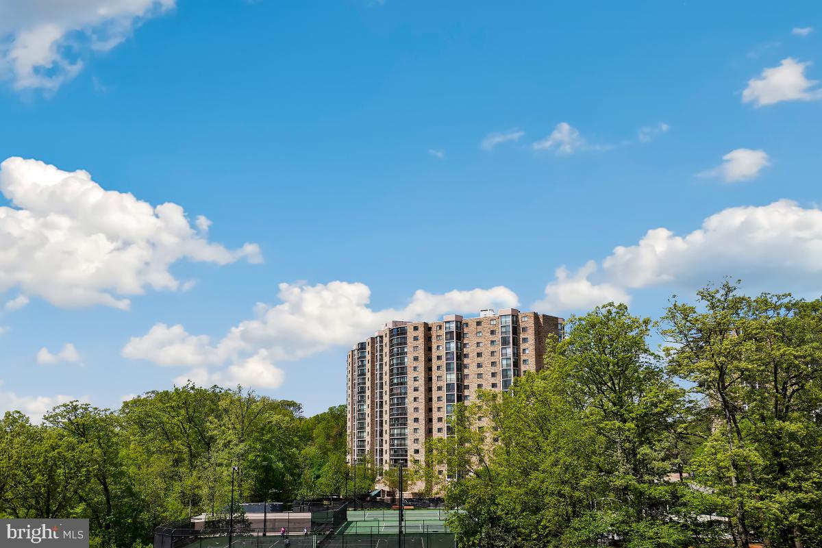 MONTEBELLO - Residential