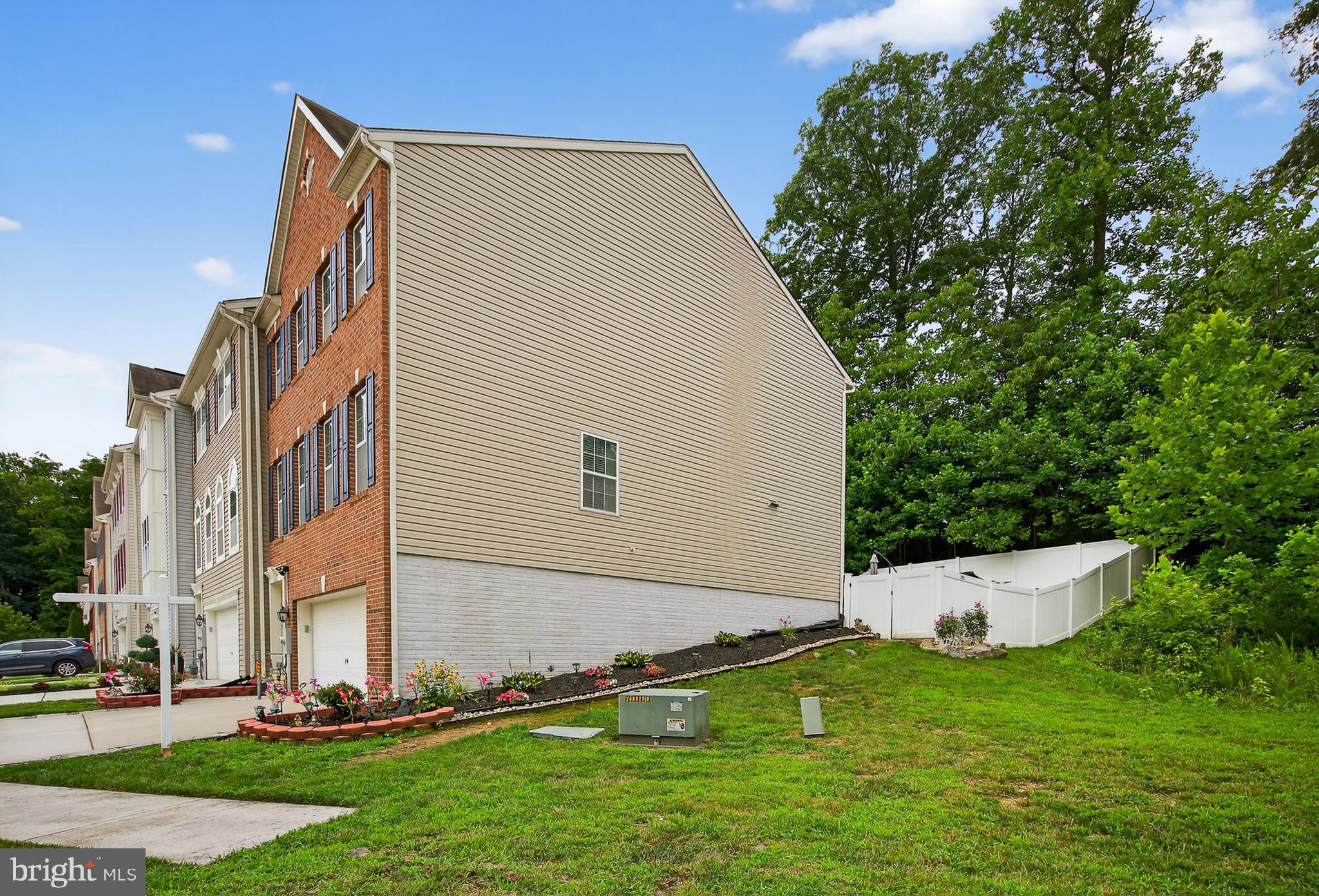 671 ENGLISH IVY WAY