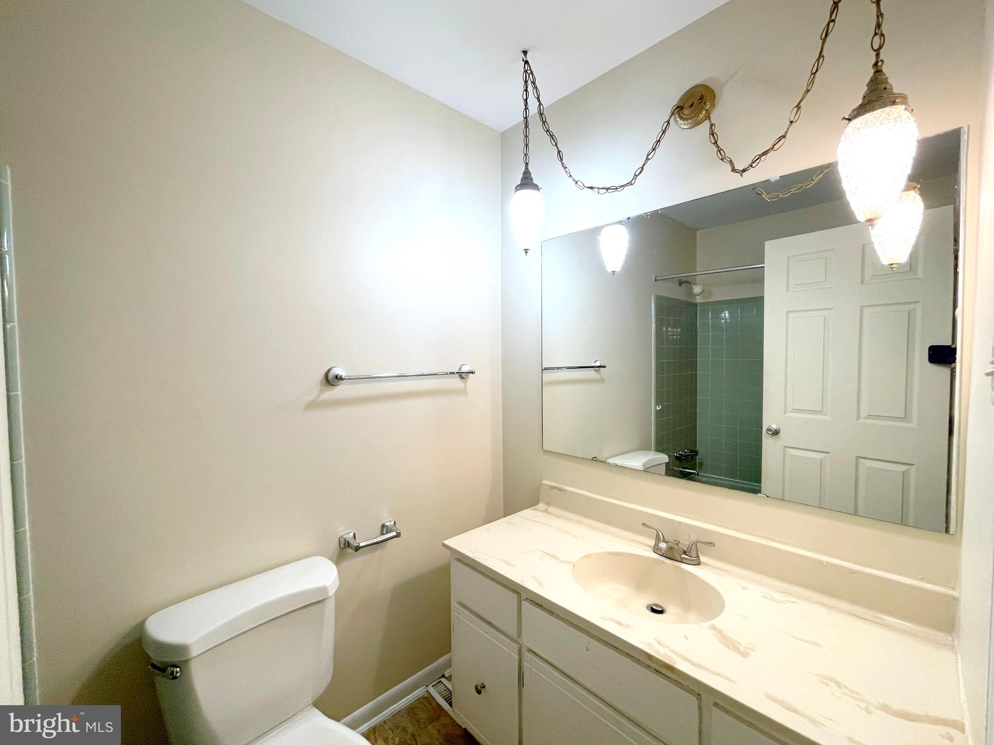 BRETON BAY ESTATES - Residential Lease