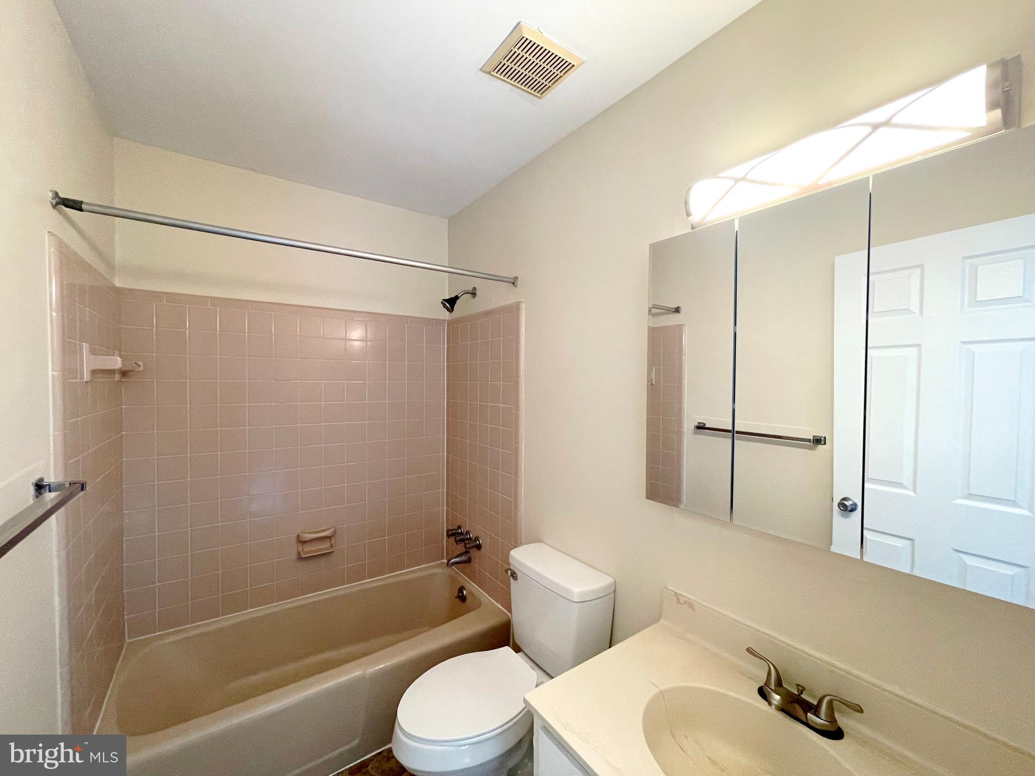 BRETON BAY ESTATES - Residential Lease