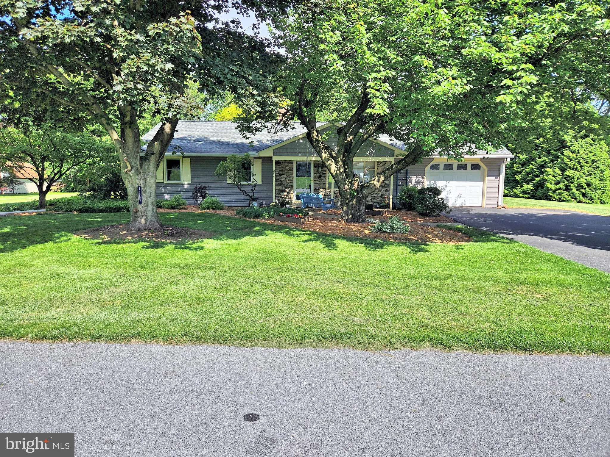 Manheim, Pennsylvania 17545, United States, 3 Bedrooms Bedrooms, ,2 BathroomsBathrooms,Residential,Active,136451