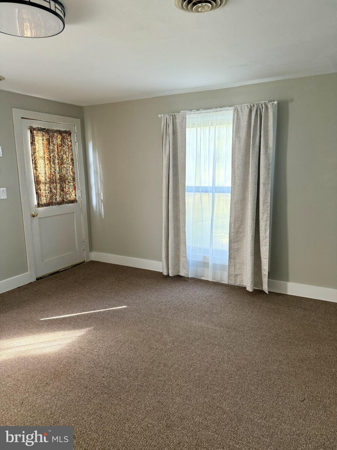 EASTON - Residential Lease