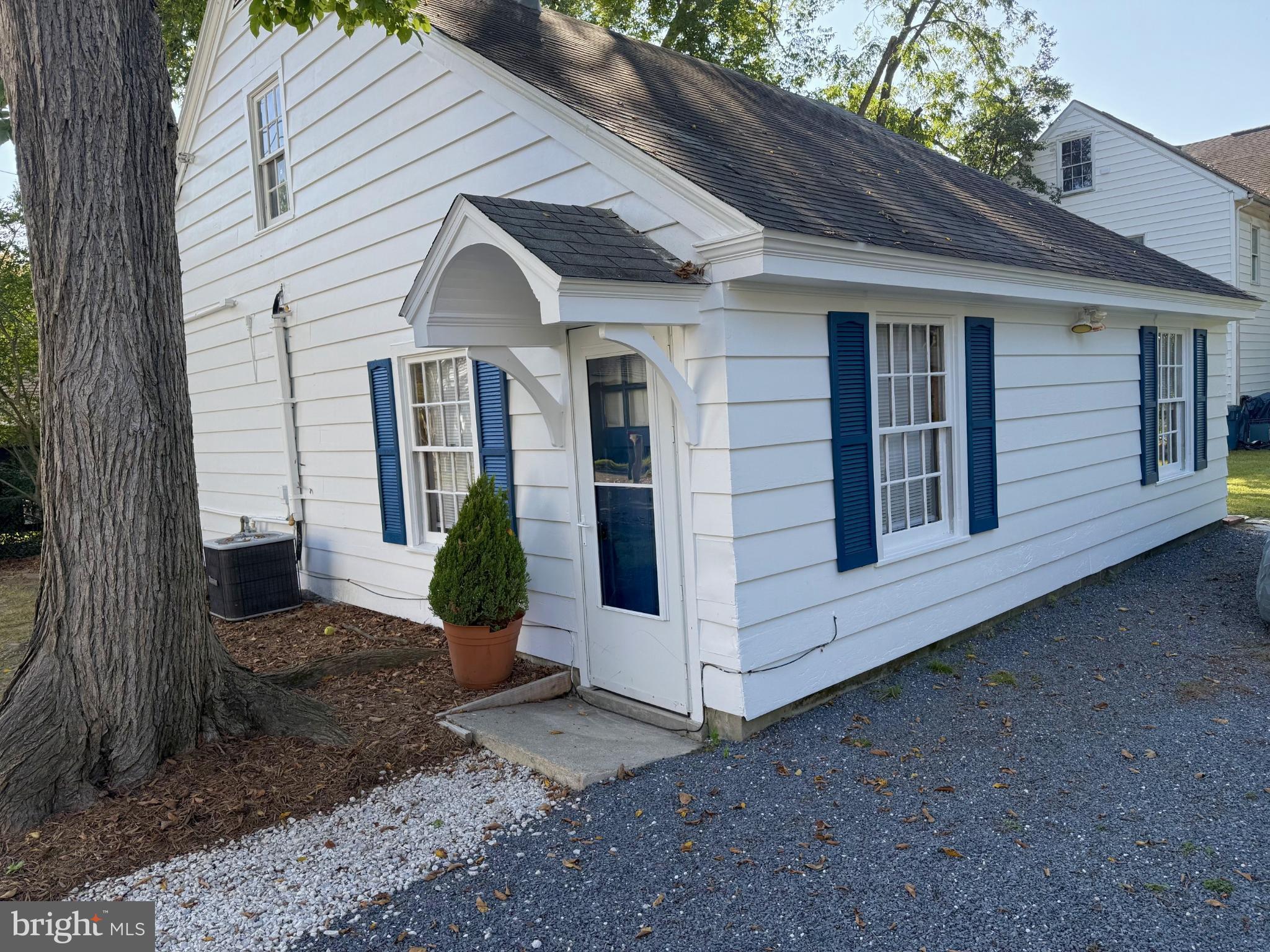 EASTON - Residential Lease