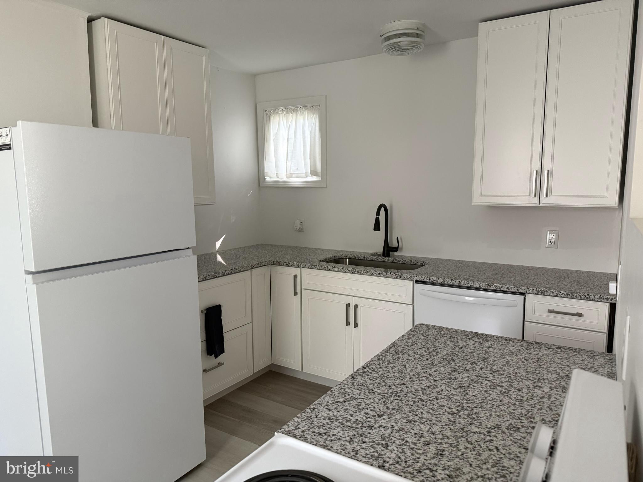 EASTON - Residential Lease