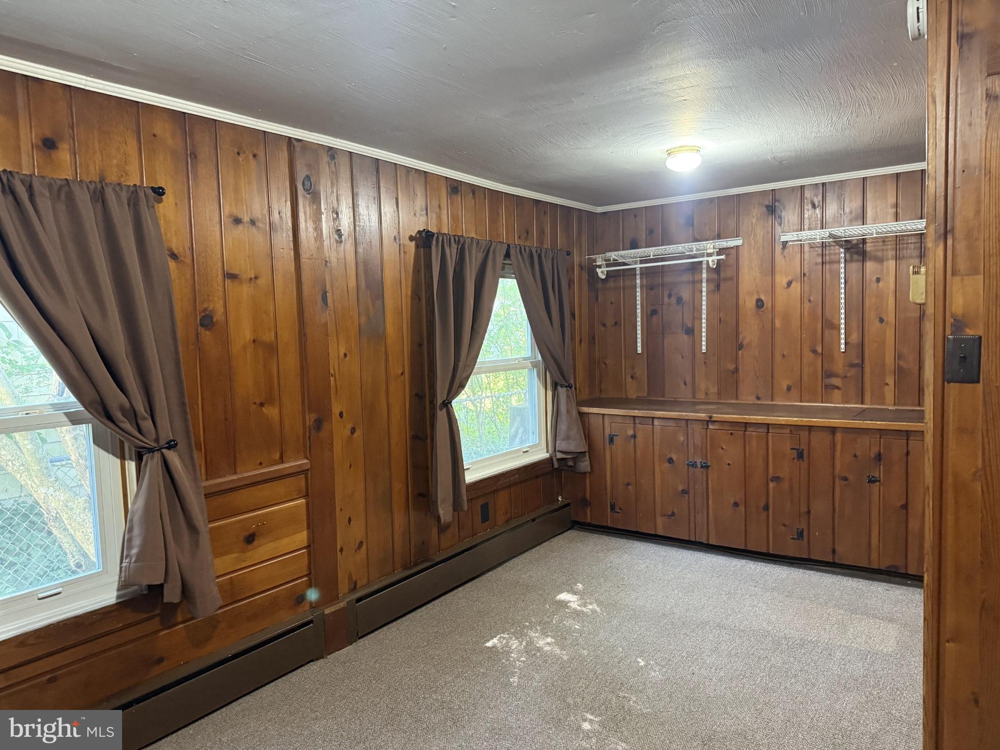 EASTON - Residential Lease