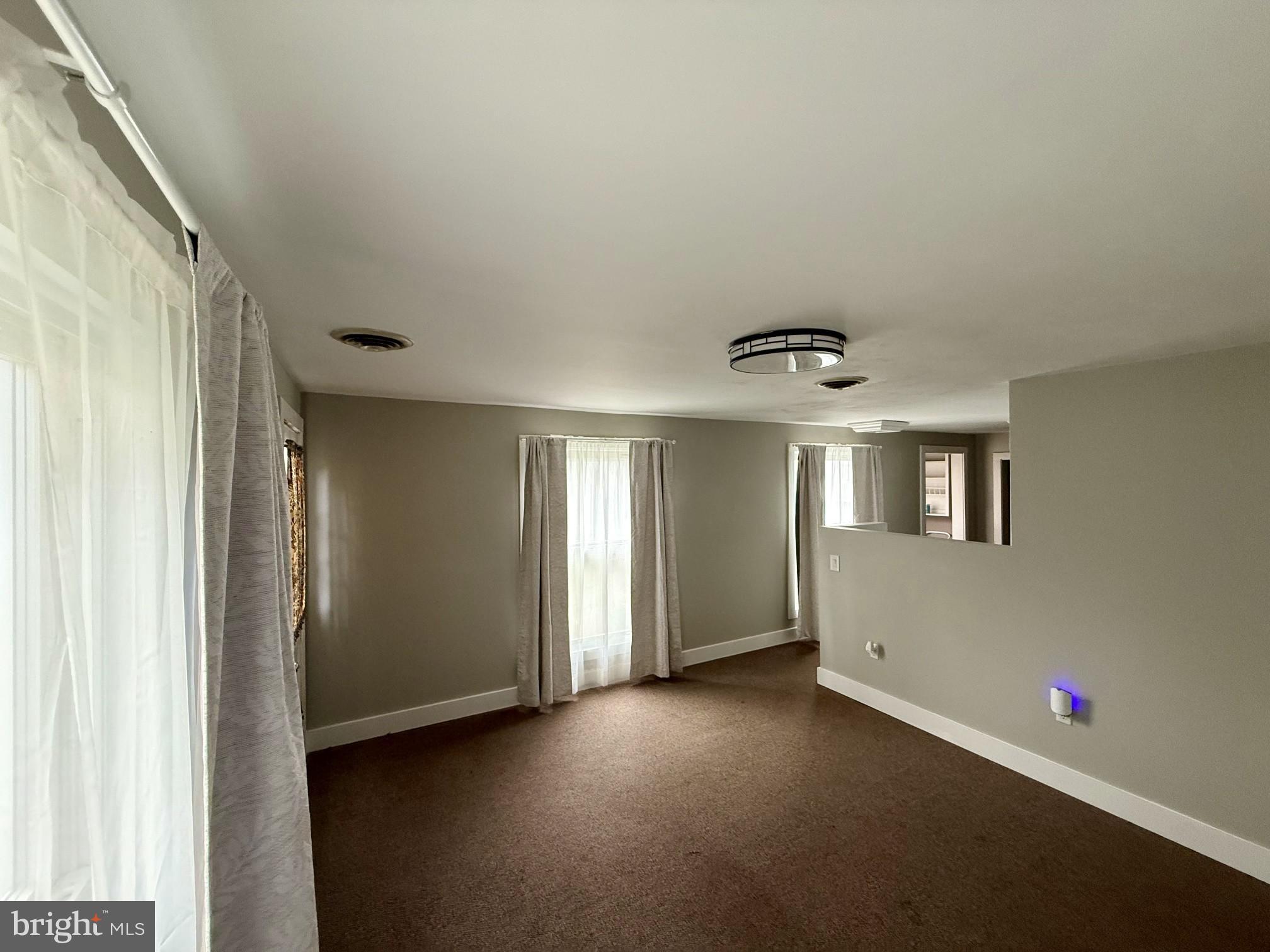 EASTON - Residential Lease