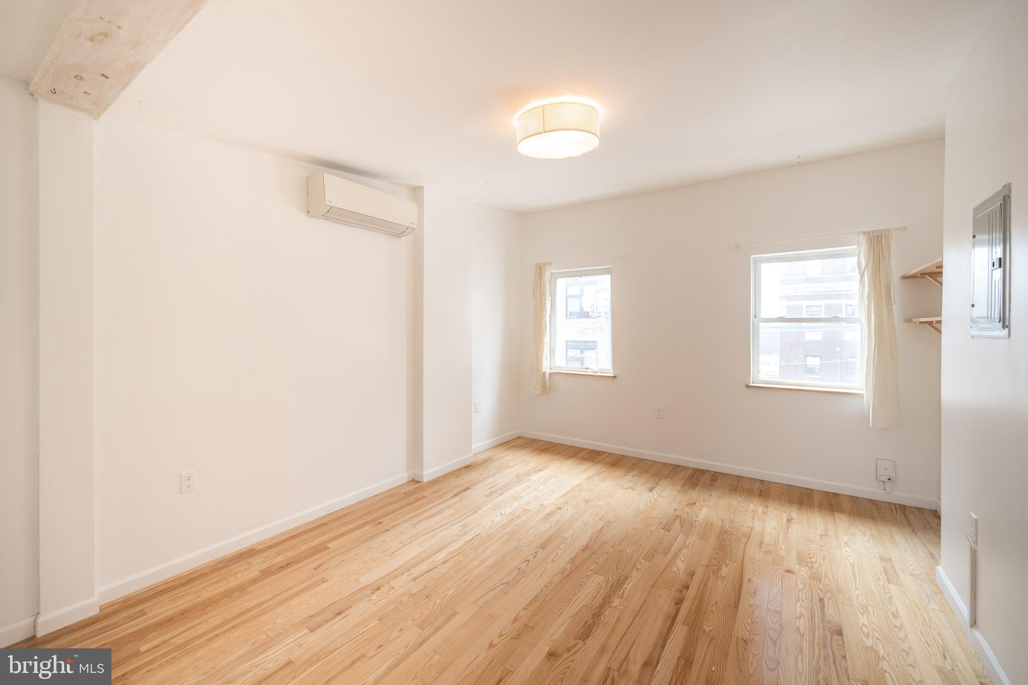 711 W THOMPSON STREET UNIT 3F