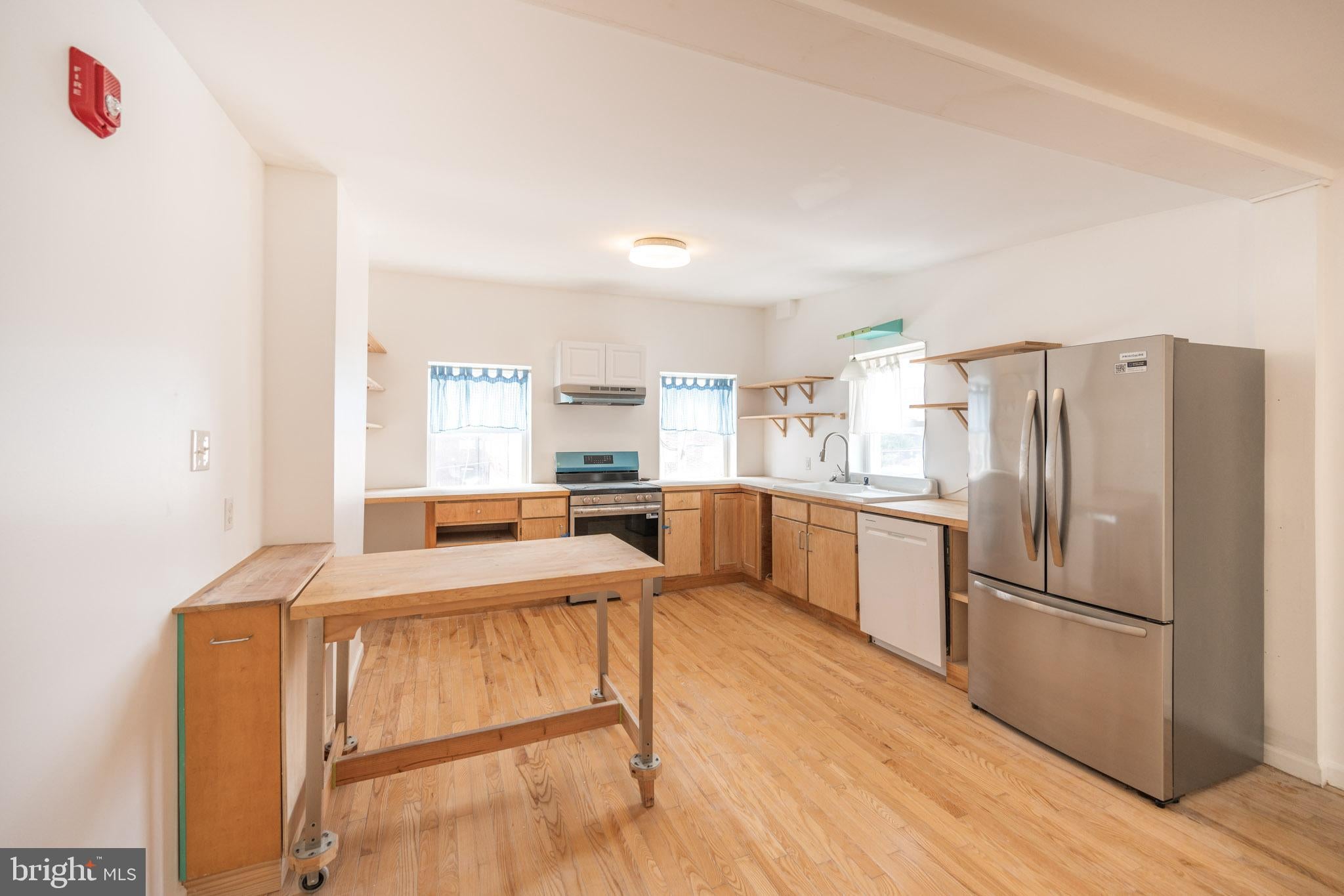 711 W THOMPSON STREET UNIT 3F