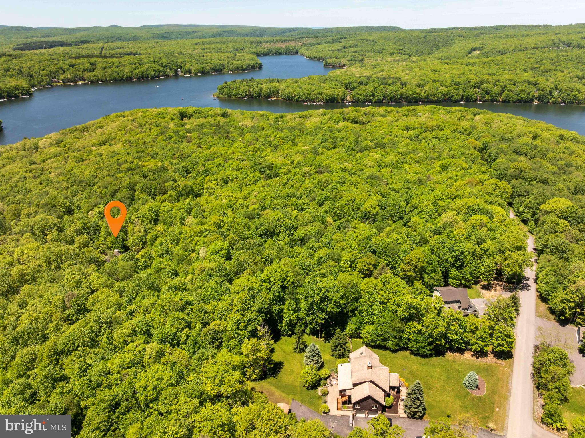 WOODLANDS HILL - Residential