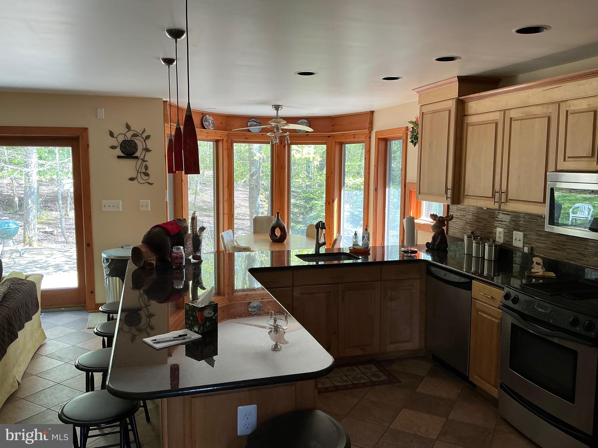 WOODLANDS HILL - Residential