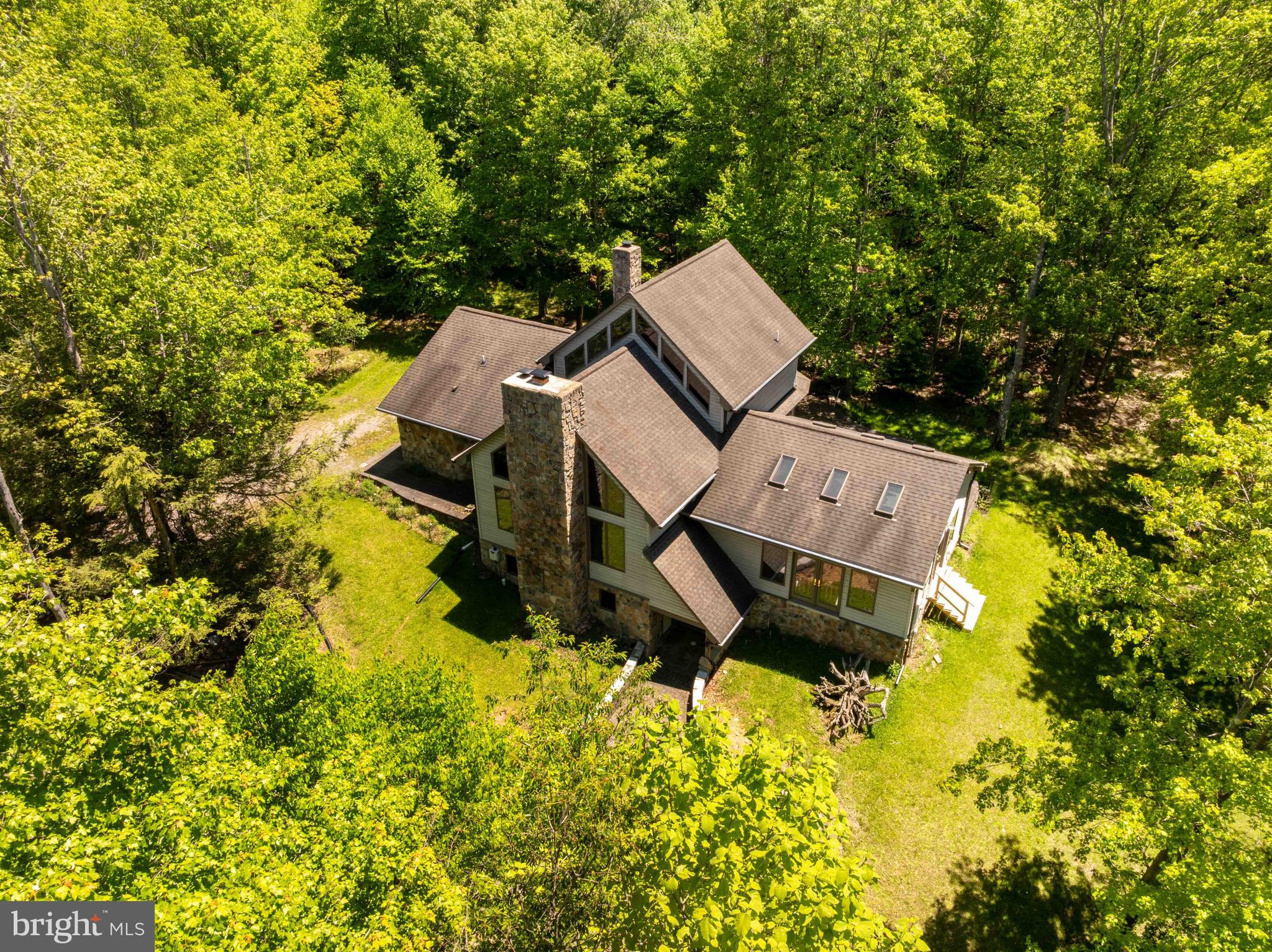 WOODLANDS HILL - Residential