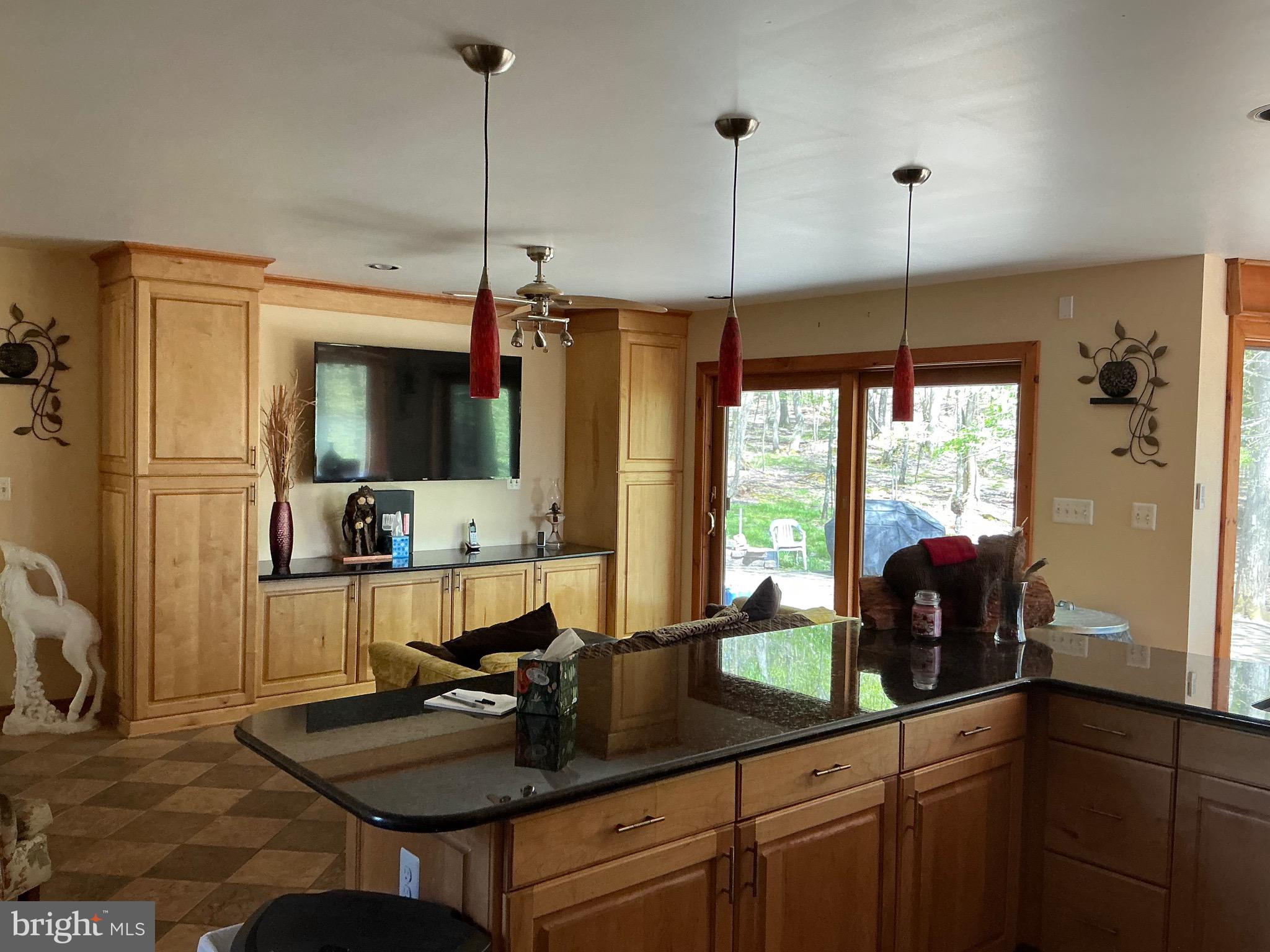 WOODLANDS HILL - Residential