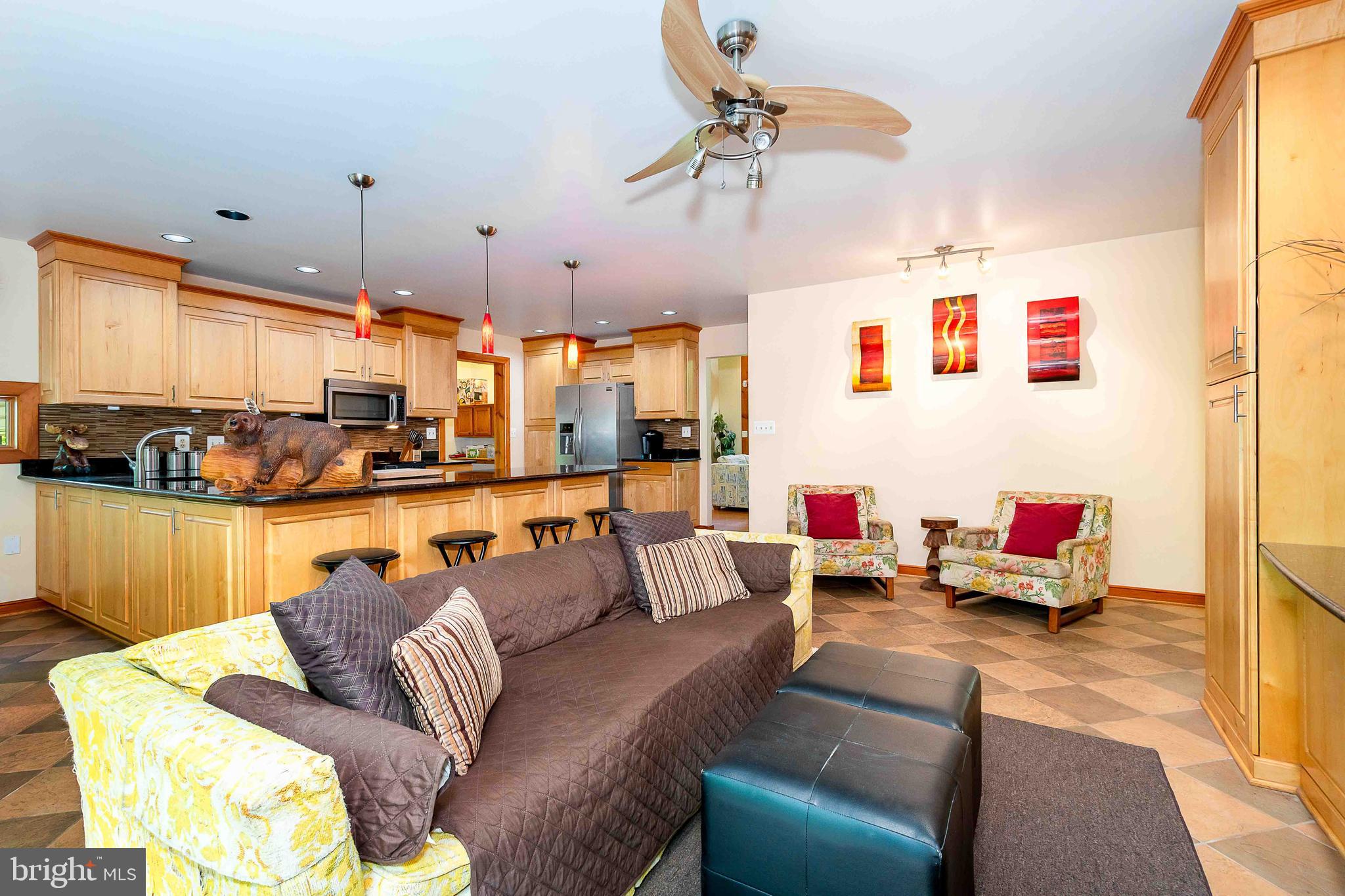 WOODLANDS HILL - Residential