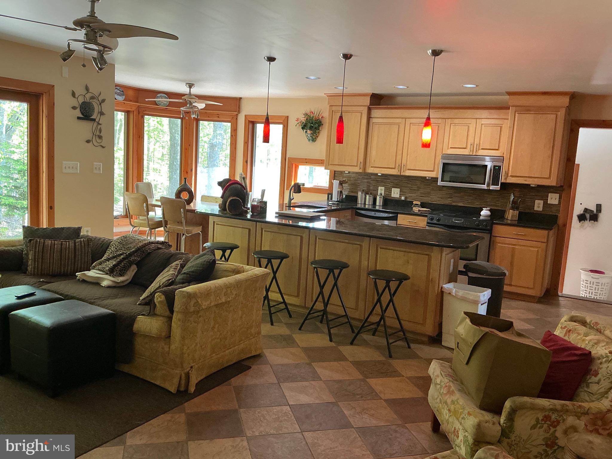WOODLANDS HILL - Residential