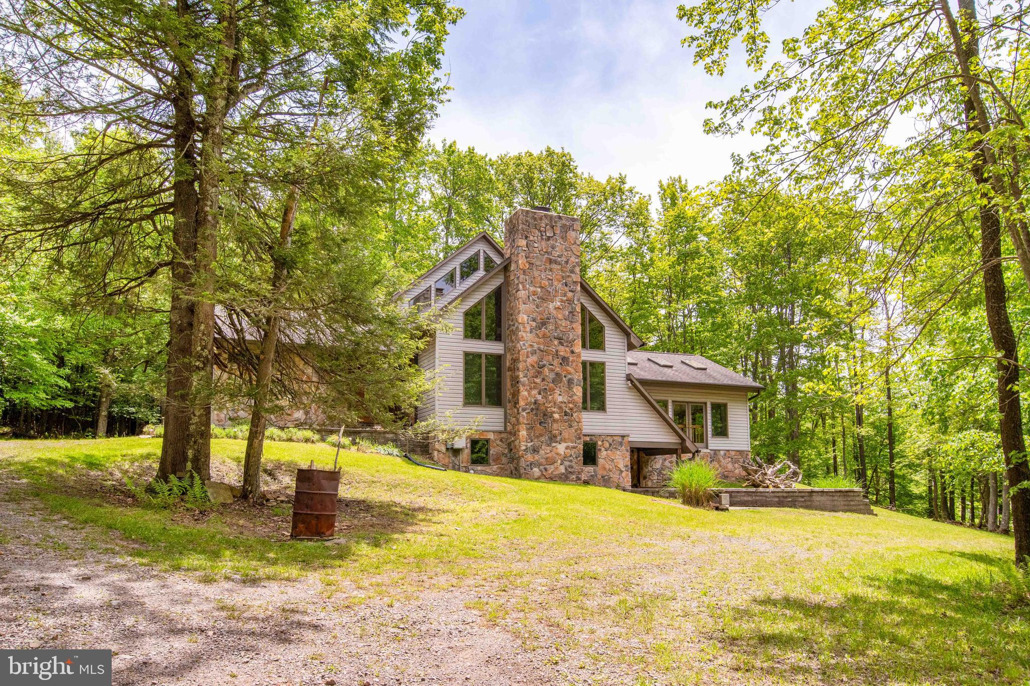WOODLANDS HILL - Residential